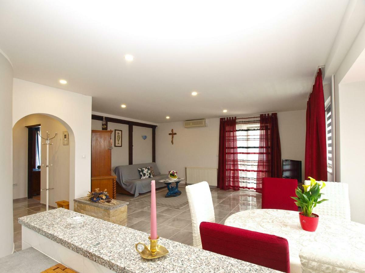 Apartments Dragica 1251 Fazana Exterior photo