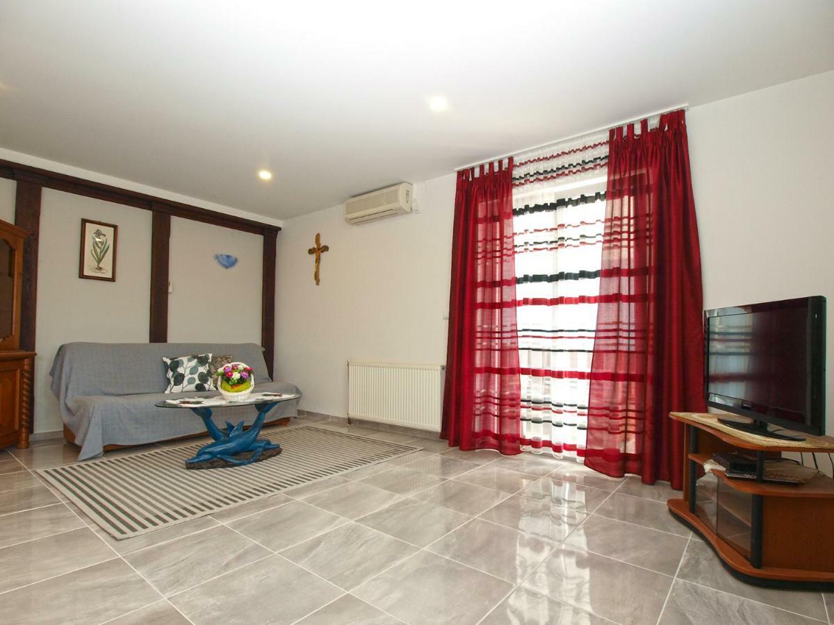 Apartments Dragica 1251 Fazana Exterior photo